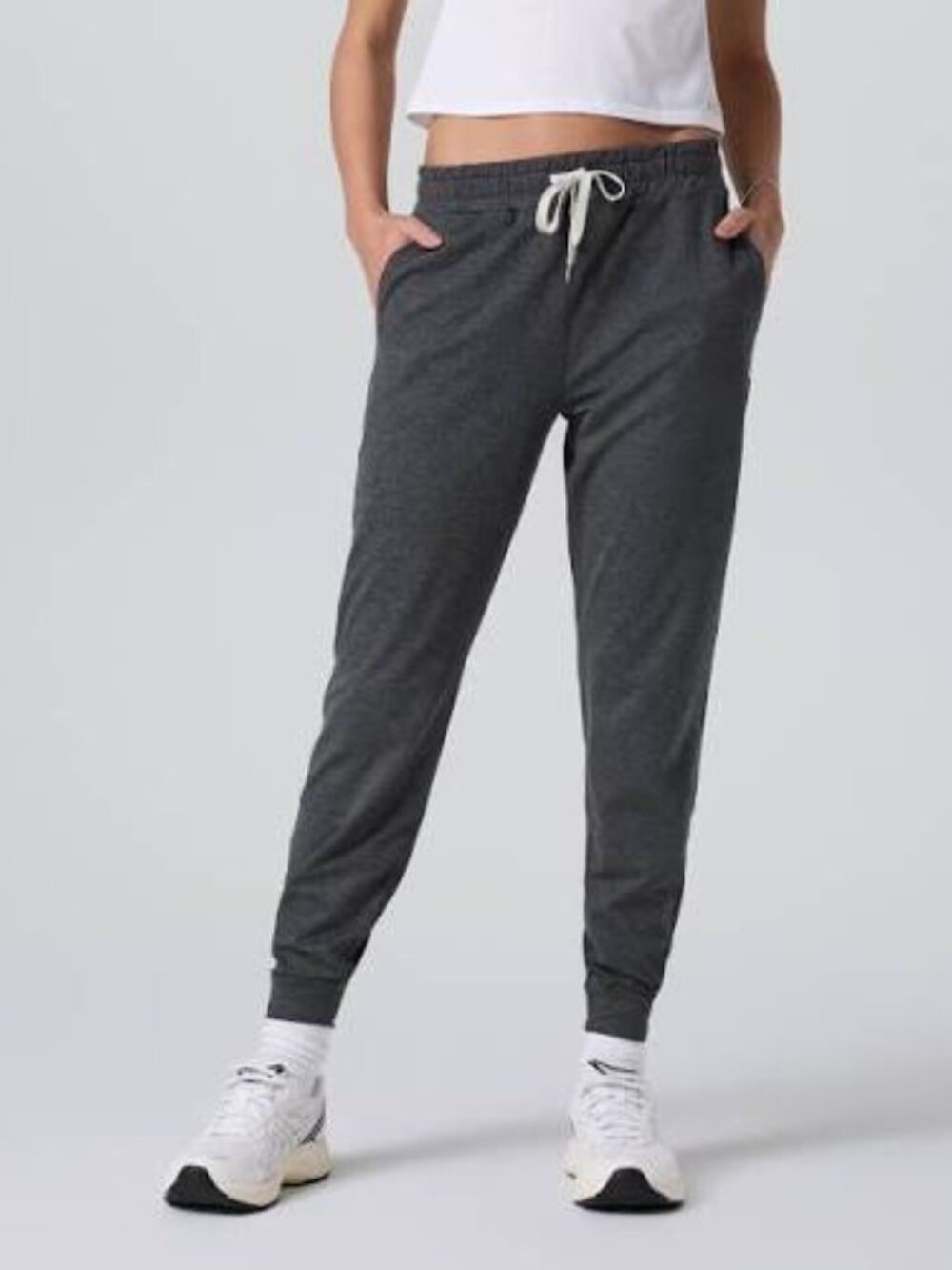 Vuori Performance Jogger in Charcoal Heather Gray size XS